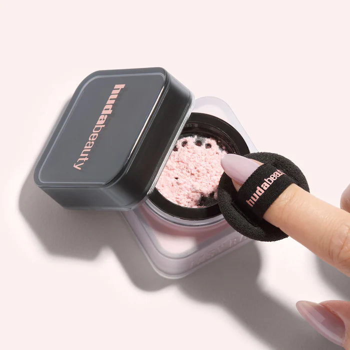 HUDA BEAUTY Easy Bake Blurring Loose Baking & Setting Powder Cherry Blossom